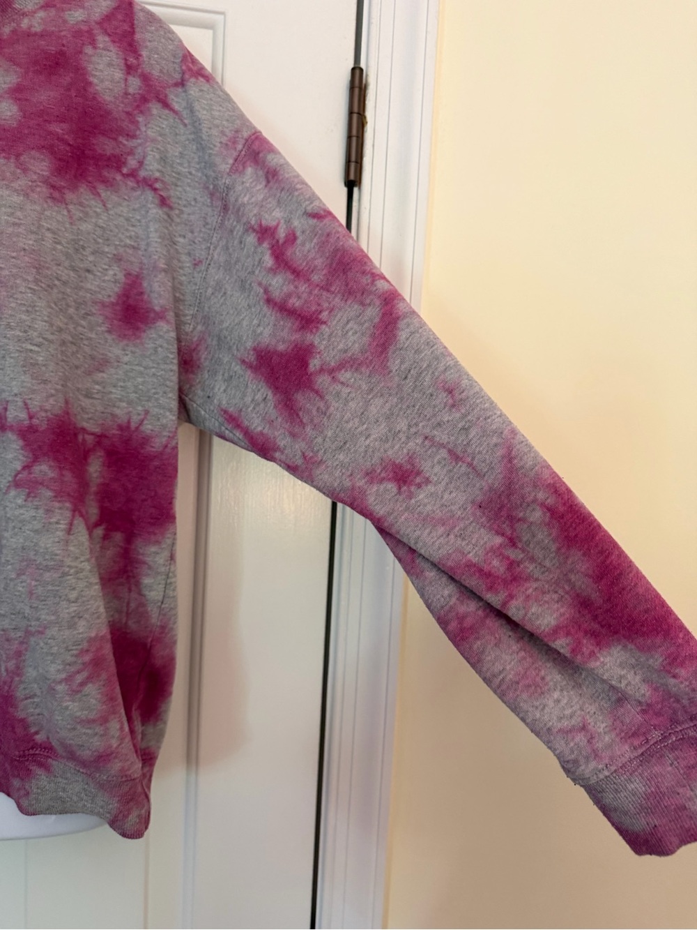 🩷 3/$18 Pink Gray Tie Dye Fleece Crewneck Sweatshirt Oversized Small - Picture 4 of 7